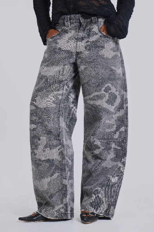 Light - wash women jeans for a fresh and summery appearanceCamo Fade Colossus Jeans