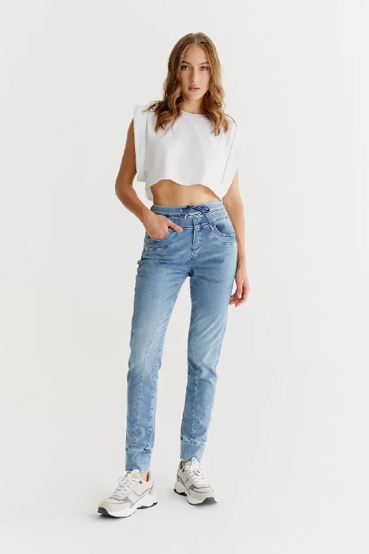 Button - fly women jeans with a traditional touchMila Mid Waist Jogger 5 Pocket Ankle Jeans Light Denim