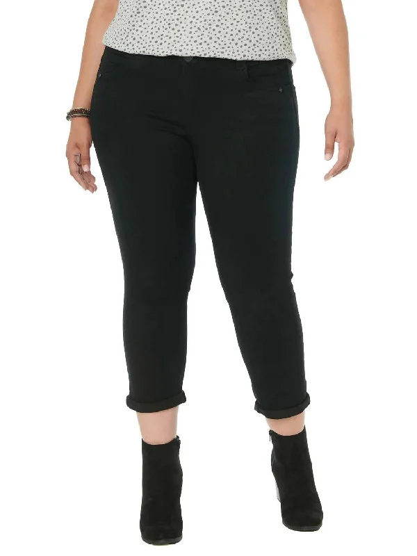 Mom jeans for a nostalgic and casual lookCurvy Ankle Skimmer Jeans - Plus In Black