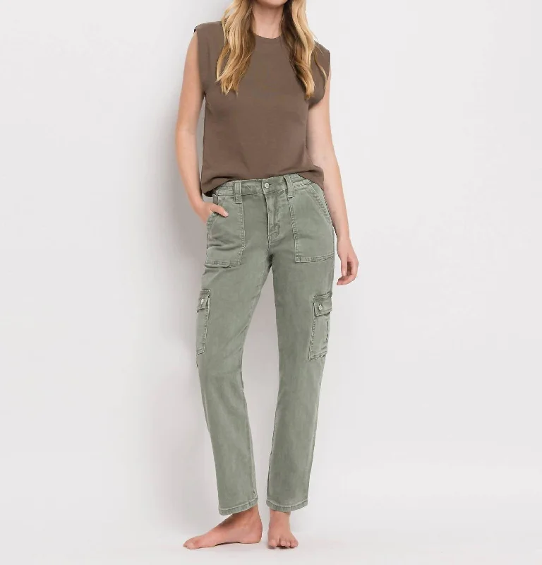 Acid - wash women jeans with a retro finishHigh Rise Cargo Straight Jeans In Army Green