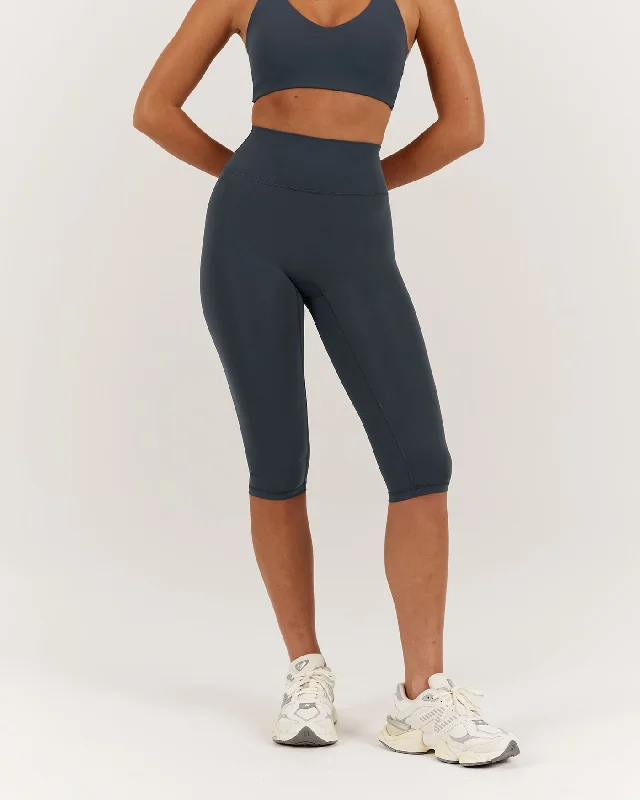 Muscle Republic | Luxe Bria Capri Legging - Alloy