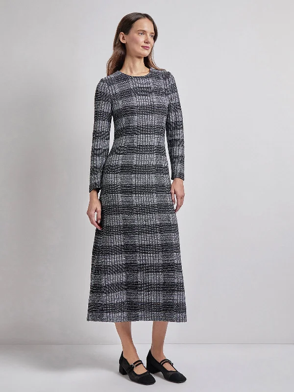 Printed Abstract Women Dress for a Modern and Artistic AppealFit & Flare Tweed Knit Maxi Dress