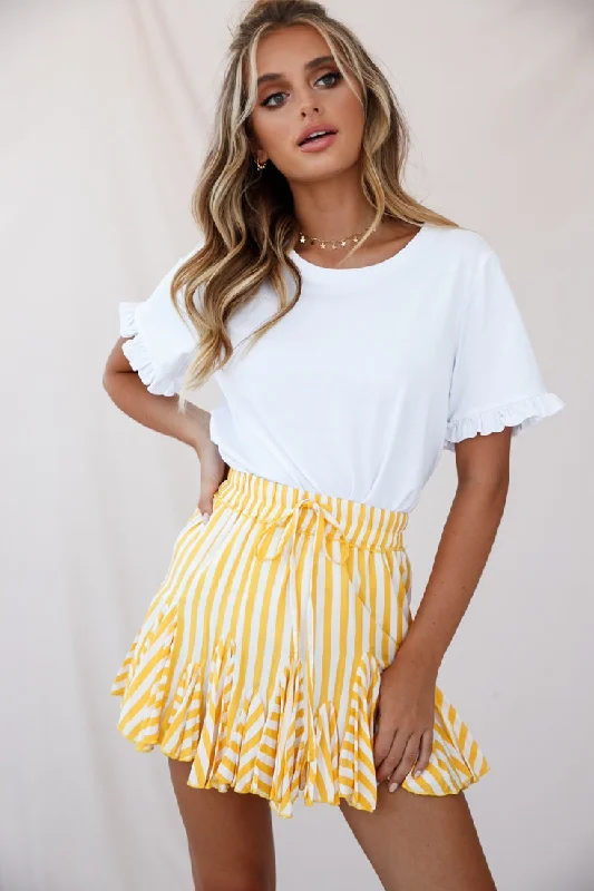 Ball Gown Women Dress with a Full Skirt for a Princess - like LookRobyn Pleated Striped Mini Skirt Yellow Stripe