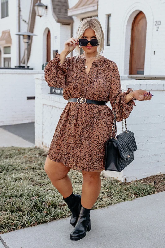 Off - the - Shoulder Women Dress for a Romantic and Feminine LookPatio In Paris Cheetah Print Shift Dress Curves