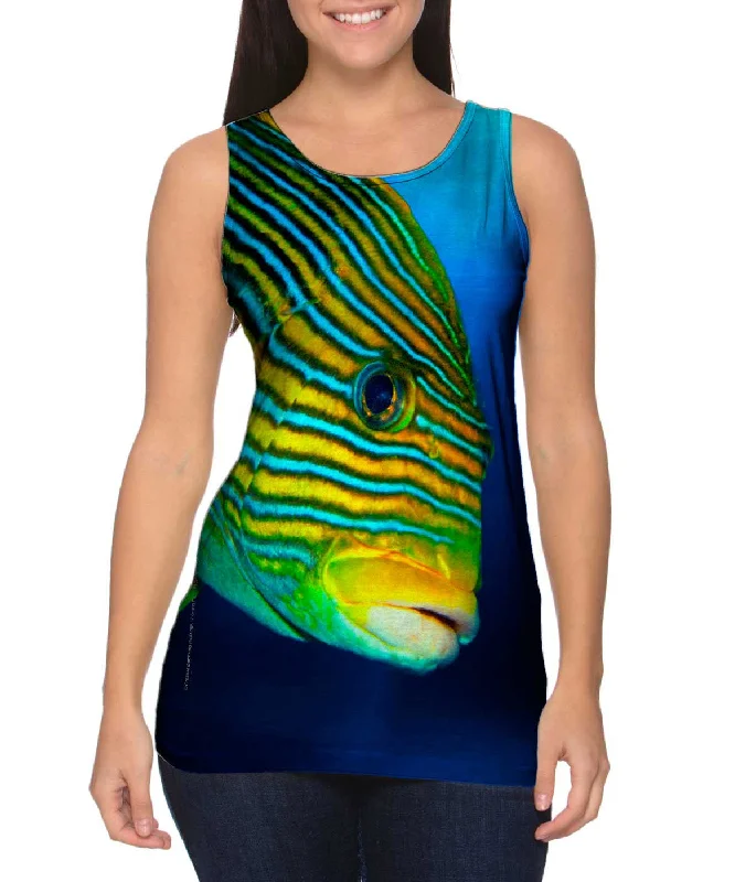 Plunge Neck Women's Seamless Tank Tops for a Smooth FitSweet Lip Underwater